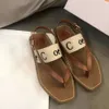 슬라이드 miui chenel sandals chlooe 여름 광장 머리 평평한 바닥 샌들 편지 캐주얼 로마 외부 착용 클램핑 발 버튼 슬리퍼