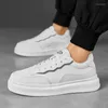 Zapatos casuales hombres genuino cuero zapato de encaje de la marca zapatillas de lujo de lujo diseñador blanco blancos suave mocasine hombre