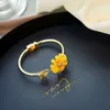 Beaded Kpop Cute Flower Armband Femme Colorful Daisy Pendant Leather Link Chain Armband för kvinnor Temperament Smycken