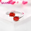 Klusterringar Entusiasm Romantisk stil 925 Sterling Silver Ring Red Stone Decorated With Crystal for Wife Wedding Party