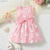 Flickans klänningar Little Rabbit Print med Pink Bow Cute and Fashionable Baby Girl Casual Dress D240425