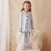 女の子のプリンセスピンクターンダウンカラーパジャマセット。toddlerキッズ長袖パジャマセットスリープウェア。子供服240418