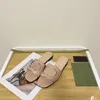Sandálias de pão Designer deslize llippers plana conforto Summer praia couro sapatos de luxo de luxo Flip Flop Sliders ao ar livre