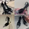 Scarpe da design da donna scarpe con piattaforma nera tacchi abbellimenti di rinestone puntato puntato con la caviglia alla caviglia con filo sandali con tacco a spillo alto qualità originale Qualità