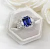 Luksusowa biżuteria obrączki 925 Sterling Silver Princess Cut Blue Sapphire CZ Diamond Moissanite Party Kobiety zaręczynowe Bridal RI8677632