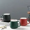 Tumbler moderne einfache farbige Keramik -Kaffeetasse mit Deckel und Löffel Büro Home Paar Tee Tasse für Geschenke 1PCS H240425