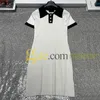 Kurzarm Kleid Kleid Sommer Designer Strickröcke Modekontrast Farbe Schleuste Strick -T -Shirts Kleider für Frauen Strickwege