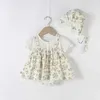 Rompers New Spring Baby Bodysuit Spädbarn Söt blommig tunnstil Jumpsuit Toddler Girls Clothes H240425