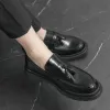 Высококачественные черные мужские лоферы модные кисточки повседневная патентная кожаная свадебная обувь для мужской обуви плюс размер 46