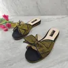 Slippers 2024 Chaussures féminines italiennes décorées Rugestone Open Toe Bas talons Luxury Femmes Nigérian Faire des dames