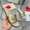 Projektant v Sandały Wysokiej jakości moda walentynkowa luksusowe sandałki sandały kobiety platforma platforma niskiego pięty Slippes DFSDA