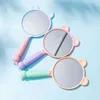 Mirrors 1pc Mini Cute Cat Make-up Mirror Outing Travel Portable Plastic handgreep Mirror Girl Make-up HD Kleine ronde spiegel make-upgereedschap