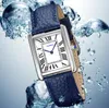 Drie pinnen ontwerpketting eenvoudige wijzerplaat horloges 28 mm kwarts batterijtank Roman Clock Lady Black Blue Bruine Cow Leather Women Tank-Must-Design Watch First Star Choice Gifts