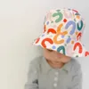 Шляпы кепков летние письма, вышитая детский шляпа, двойная шляпа для мальчиков, девочки, рыбак, панама, детская, детская шляпа, шляпа, капот D240425
