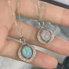 Colliers pendants en acier inoxydable mignon femelle petite feu rond Opale Collier en pierre vintage Couleur argentée Bijoux de mariage Gift pour les femmes