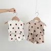 Kledingsets zomer Babykleding Pak Wafelbeer kledingset baby girs vest en shorts baby oiutfit h240425