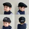 Caps Hats Solid Color Hip Hop Toddler Artist Painter Cap Spring Summer Cotton Kids Kids Caps Letter Borduurde Beret Hat voor Baby D240425