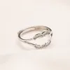 Designer Letter Band Rings Kvinnor Mens Rostfritt stål Guld Silverpläterad kärlek Luxury Open Ring Par Rings Finger Wedding Jewelry Gift