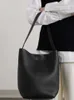 Row Bag Dong Jie Commuting Lazy Tote The Large Capacity One Shoulder Handheld Cowhide Bucket Tote Womens Bag YVBX