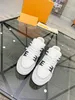 Sneaker in pelle di lusso Sneaker Scarpe da design per uomini Sneaker casual straordinari Parigi Calfano in gomma NAPPA PATTRAFORMAZIONE MENSOLE MENS ALLE