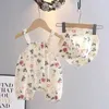 Rompers Summer Baby Girls Romper With Hat Cartoon Cherry Bear Jumpsuits Spädbarn ärmlösa Muslinkläder för pojkar kanin tryckta kläder D240425