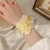 Braccialetti di fascino da damigelle rosa fiori da polso da ballo da ballo corsage anestetismo del braccialetto nastro nastro eleganti accessori per gioielli fatti a mano
