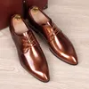 Chaussures décontractées de luxe de luxe pour hommes robe de fête de mariage en cuir breveté chaussure de derby pointu les baskets pointues gentleman chaussures zapatos