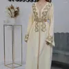Party Dresses Elegant Dubai V Neck Long Sleeve Button Evening Dress Gorgeous Applique Beaded Floor Length With Belt Muslim Formal Women