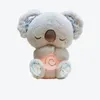 Breathing Bear Baby Lasciante Koala Plush Boll Toy Baby Kids Lascing Music Baby Sleeping Companion Sound e Light Boll Toy Gift 240422