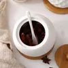 Food Sparer Lagerbehälter Keramik -Gewürzglas mit Holzsalz Shaker Küche Vorräte weißer Gewürz Organizer Löffel Set Zuckerbox H240425 2qu2