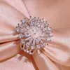 Anneaux de bande 925 Stamp Nouveau Luxury Luxury Super Flash Zircon Hollow Snowflake Ring Femme Femme Bijoux d'anniversaire Gift H240425