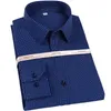 Chemises robes pour hommes Shirts de luxe à rayures non en fer.