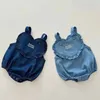 ROMPERS SOMMER NEUE BABY Kleidung Soft Denim Baby Bodysuit und einteiliger Buchstaben Stickereien Baby -Outfit H240426