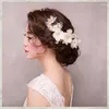 Clips de cheveux Accessoires de mariage romantiques pour la mariée Chaste Flowers Peigne avec épingles à cheveux en cristal Ensembles de fleurs