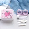 Accessoires de l'objectif de contact Nouveau cas de lentilles de contact aux fraises pour les femmes de l'objectif de l'objectif pour le sous-traits de rangement Kits de voyage mignons Contrôle Bénévrage en gros D240426