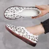 Sandali comodi piattaforma da donna pantofole casual ricamare e trasparenti colorate etniche piatte all'aperto sandalias mujer 240415