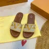 2024 Nieuwe Designer Woman Lock It Flat Mule Slide Luxury canvas Slipper voor man Espadrille Sandaal geperforeerde canvas lederen buitenzool gouden schoen