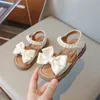 Summer Kids Sandals for Girls Elegant Pearl Bowknot Fashion Versatile Sweet Children Causal Party Wedding Flats Beach Shoes 240415