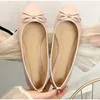 Casual Buty Patent Patent Skórzanie Koreańskie damskie damki Bowknot Płytkie eleganckie samice Mokasyny Letnie jesienne Flats Buts 2024