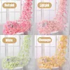 Dekorativa blommor 180 cm 135 huvuden Artificiell körsbärsblomning Fake Silk Flower Vine Wall Hanging Garland för Wedding Arch Home Decoration