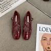 Mary Jane schoenen voor vrouwen retro medium hakken dames enkele schoenen zachte en comfortabele rode balletschoenen zapatos de mujer 240425