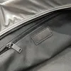 Stor kapacitet nuxx duffle i nylon axelväska lyxdesigner män kvinnor nylon ryggsäck metall hårdvara topp blixtlås stängning crossbody väska resesport gym påse