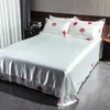 Conjunto de roupas de cama de impressão de rosa vermelha super macia cetim de cetim de cetim branco equipado com folha de cama colchão capa de colchão têxteis 240422