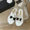 Luxur Designer Flat Slippers Women 2024 Summer Velvet Crystal Metallic Brand Shoes For Women Sandals Non-Slip Sexy Beach Flip-Flops Slides Tories Thong