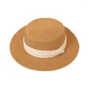 Basker Elegant Sun Protection Cap Stylish Women's Summer Straw Hat Collection British Retro Style för vandring utomhus