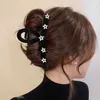 クランプ新しいスパークリングラインストーンスターブラックグラブクリップテンポラメント女性パンヘアサメのクリップヘアヘッドヘアアクセサリーY240425