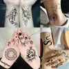 Transferência de tatuagem 68 folhas de manga grande tatuagens temporárias para homens Mulheres antebraças Tattoo Fake Tattoo adesivo preto Tiger Lion Owl Skull Tatoos Lobo tribal 240426