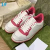 Nouvelles chaussures de créateurs Traineur de baskette plate Chaussures décontractées en relief Denim toile en cuir blanc vert Redblue Plateforme de mode pour hommes