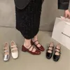 Casual schoenen Mary Janes voor dames mode ronde teen dames schoenen flats ontwerp gespog ondiepe sandalen vrouwelijk 2024