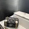 Marka Kadın Çantası Yeni Yaz Kadın Çantası Yüksek Dereceli Tek Omuz Crossbody Bag Lingge Altın Top Küçük Kare Çanta